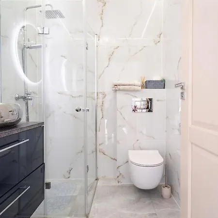 Julia Quarto em Acomodações Particulares *