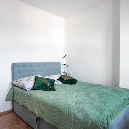 Julia בית אירוח *