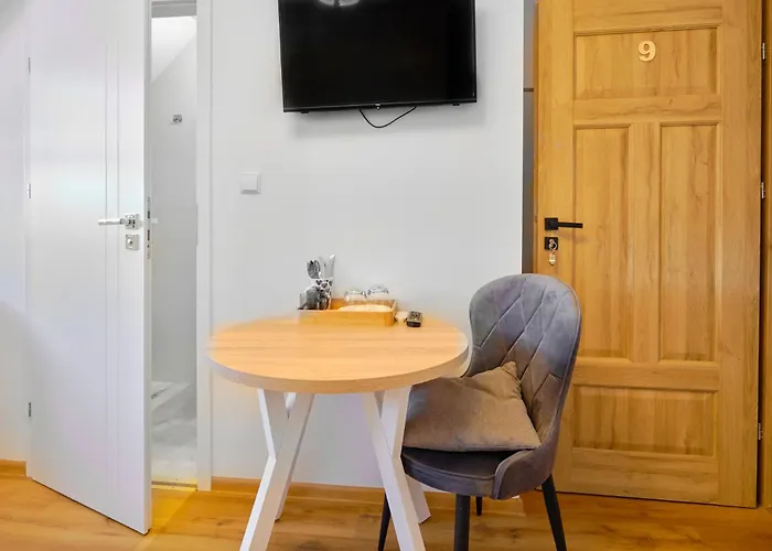 Проживание в семье Julia Леба