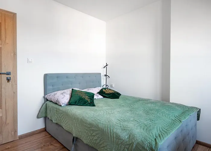 Julia Kwatera prywatna *